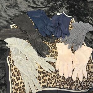 Lot of vintage gloves